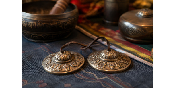Why Do Tingshas Sound So Sharp and Clear?